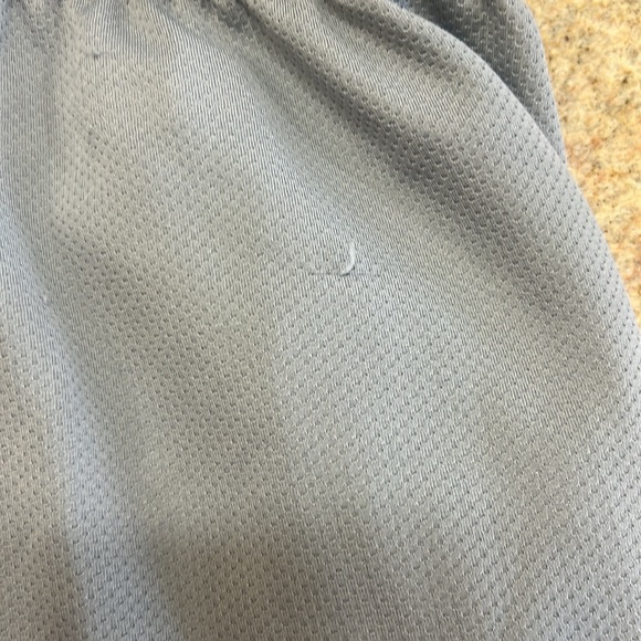 Boys size 6/7 Under Armour lot - Picture 3 of 8